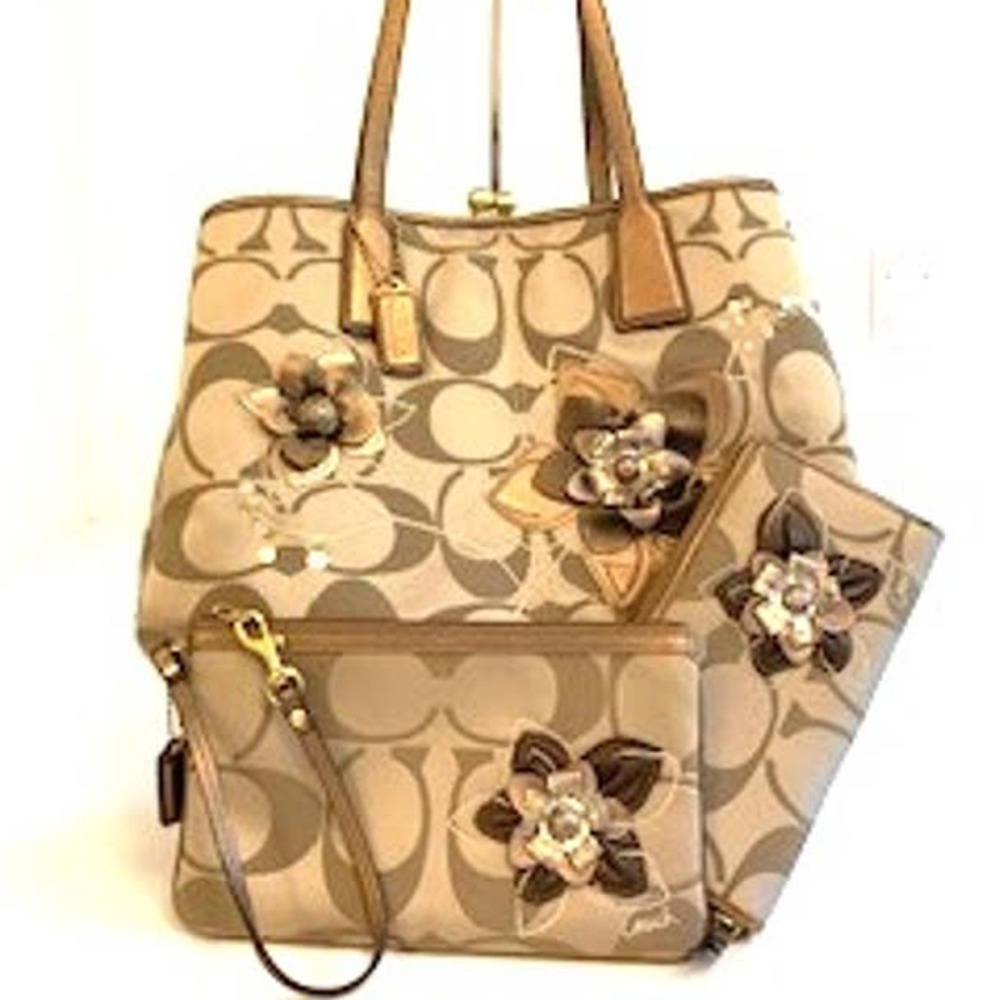 Coach Ltd Ed Sig Metallic Floral Appliqué Sequin Carryall Wallet Wristlet Set